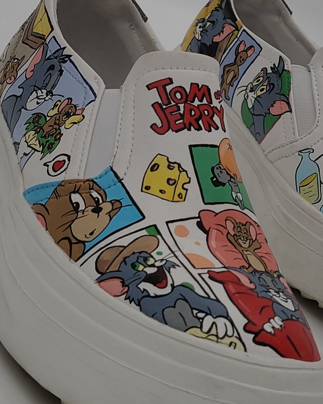 CARTOON KICKS